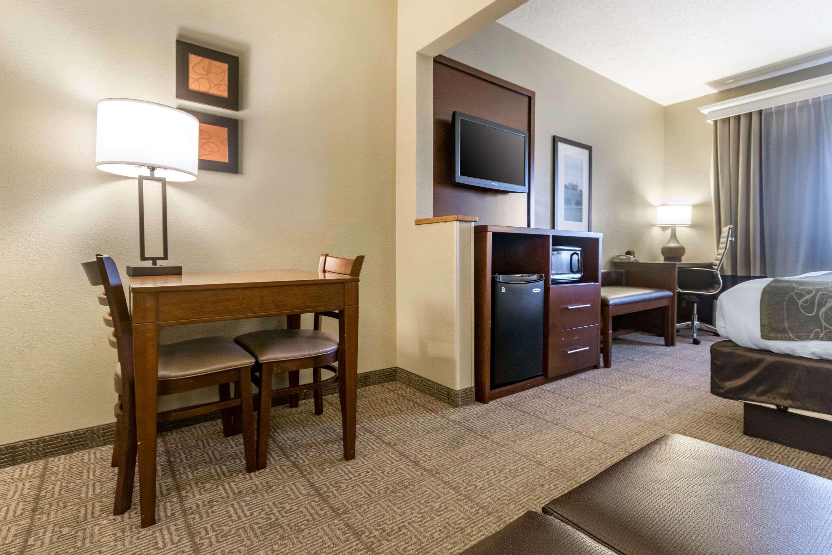Comfort Suites Keeneland Lexington Exterior foto